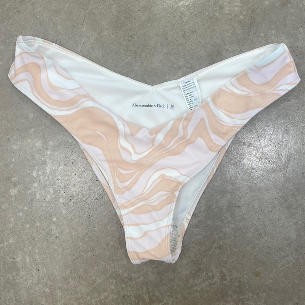 Abercrombie Tall Side High Leg Cheeky Bottoms - M